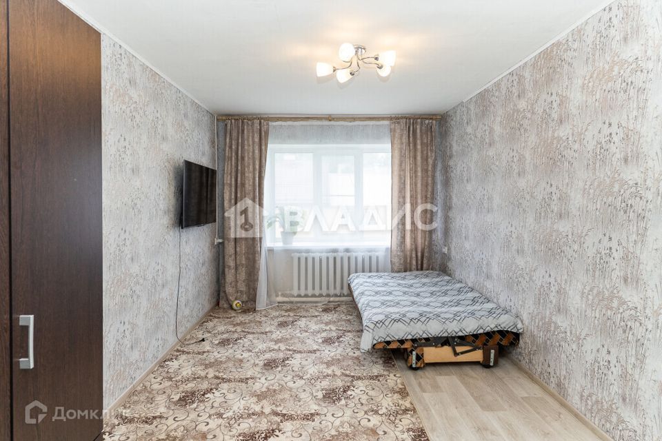 Продаётся 3-комнатная квартира, 49.6 м²