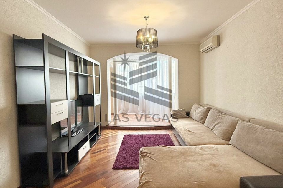 Сдаётся 3-комнатная квартира, 98 м²