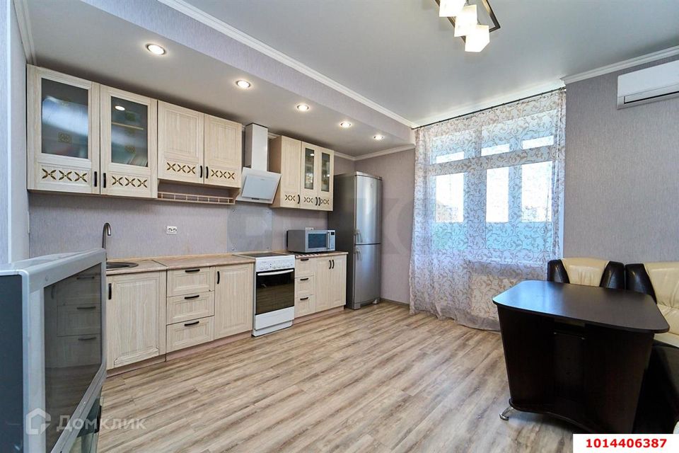 Продаётся 2-комнатная квартира, 69.6 м²