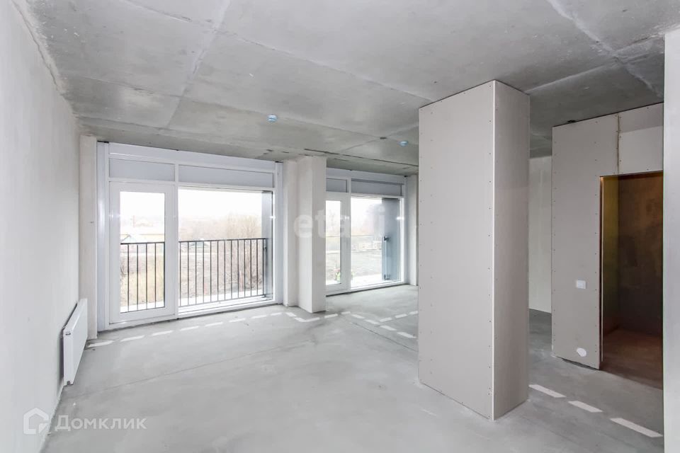 Продаётся 3-комнатная квартира, 196.54 м²