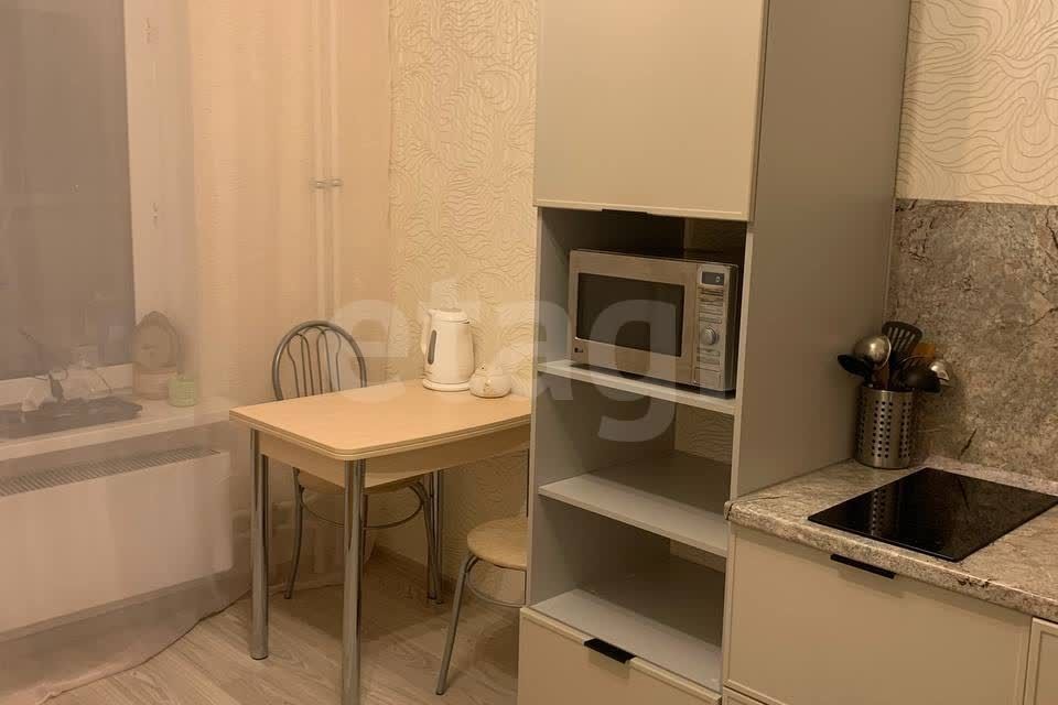 Продаётся 1-комнатная квартира, 35.6 м²