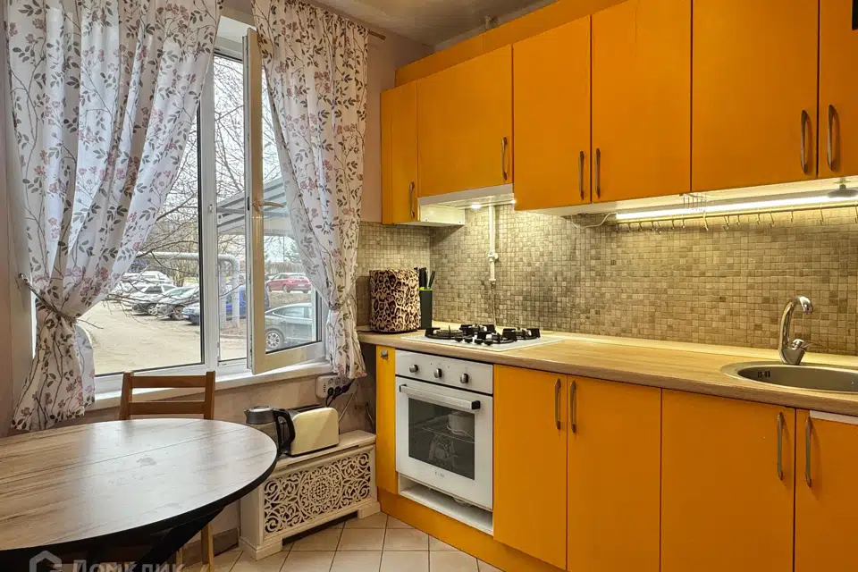 Продаётся 3-комнатная квартира, 49 м²