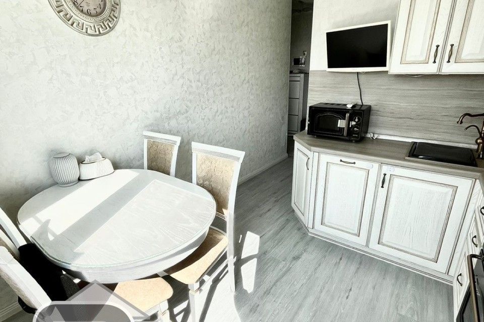 Продаётся 1-комнатная квартира, 37 м²