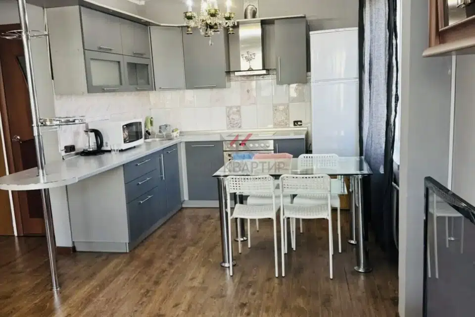 Продаётся 4-комнатная квартира, 74 м²