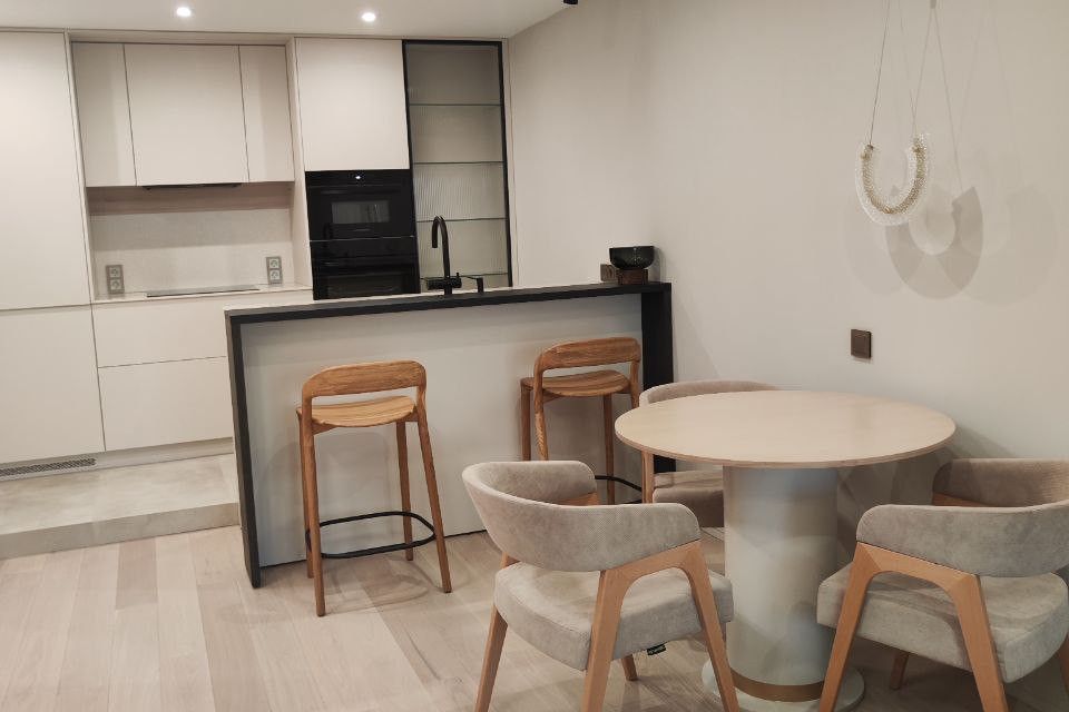 Продаётся 2-комнатная квартира, 55.8 м²