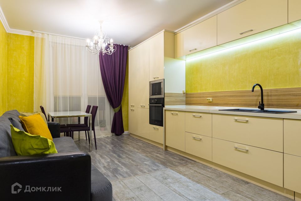 Сдаётся 2-комнатная квартира, 70 м²