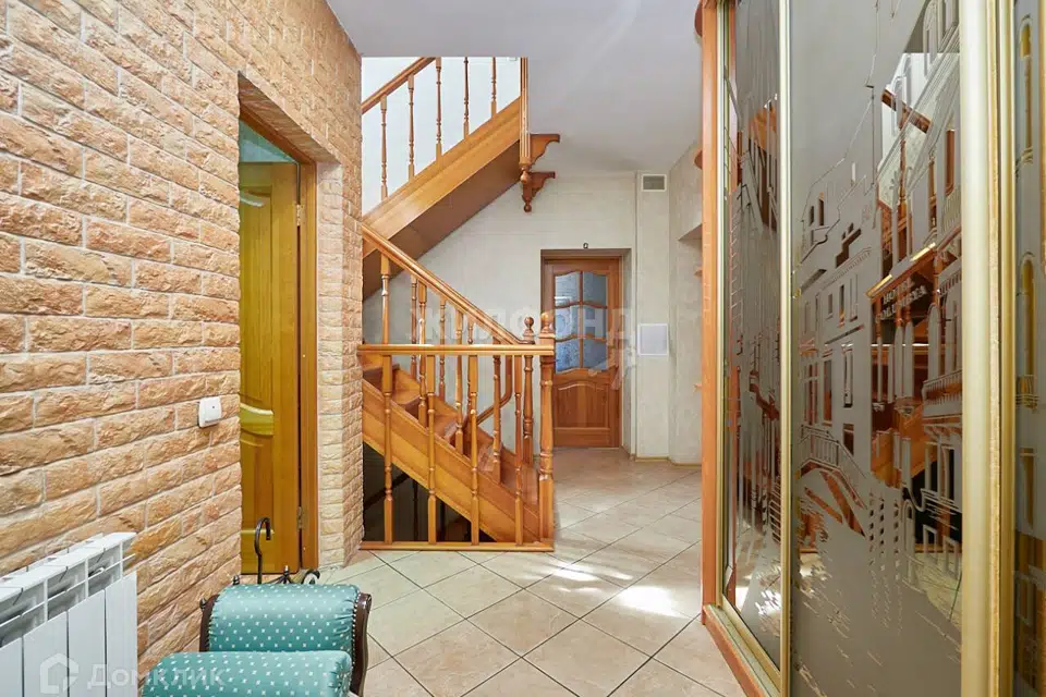Продаётся 3-этажный дом, 240.1 м²