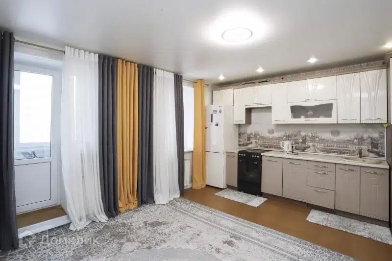 Продаётся 4-комнатная квартира, 125 м²
