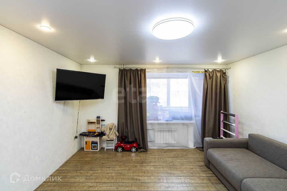 Продаётся 4-комнатная квартира, 76.3 м²