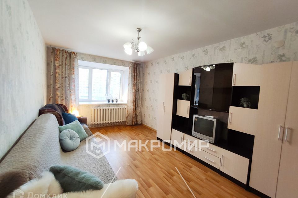 Продаётся 1-комнатная квартира, 42 м²