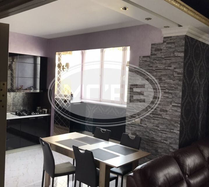 Продаётся 2-комнатная квартира, 75.3 м²