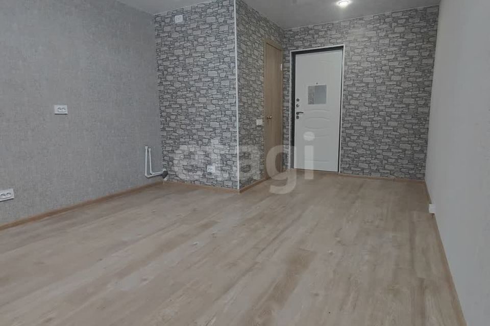 Продаётся комната в 6-комн. квартире, 17.6 м²