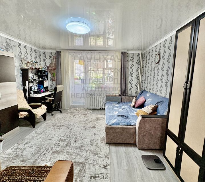 Продаётся 1-комнатная квартира, 49 м²