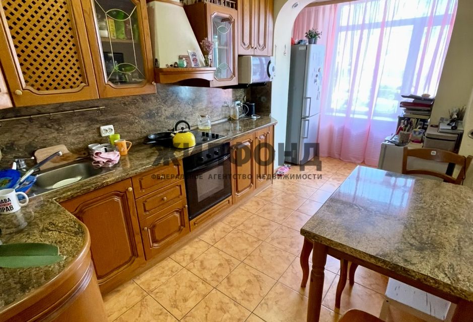 Продаётся 3-комнатная квартира, 64 м²