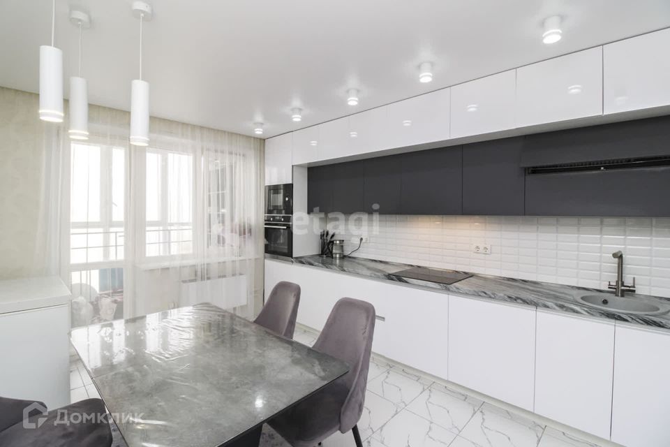 Продаётся 3-комнатная квартира, 92.7 м²