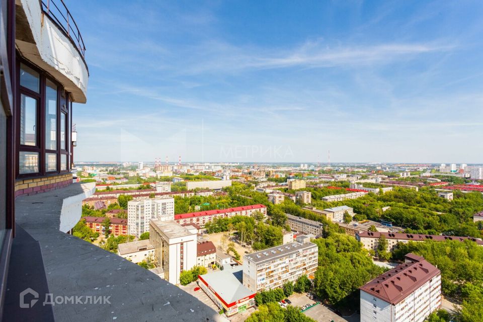 Продаётся 3-комнатная квартира, 122.6 м²