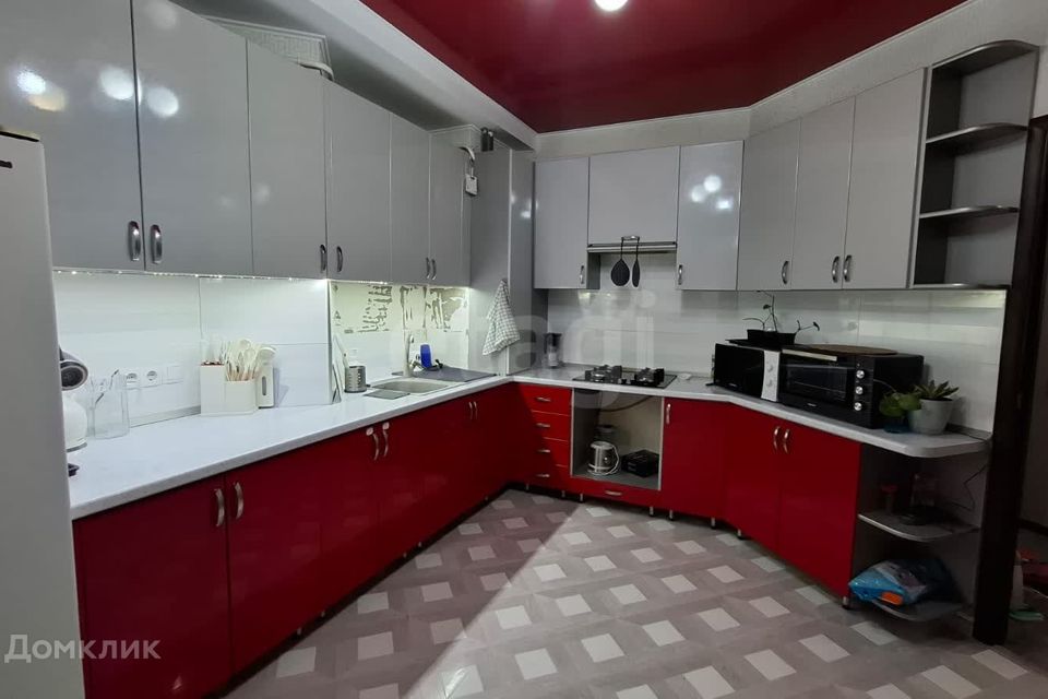 Продаётся 1-комнатная квартира, 47 м²