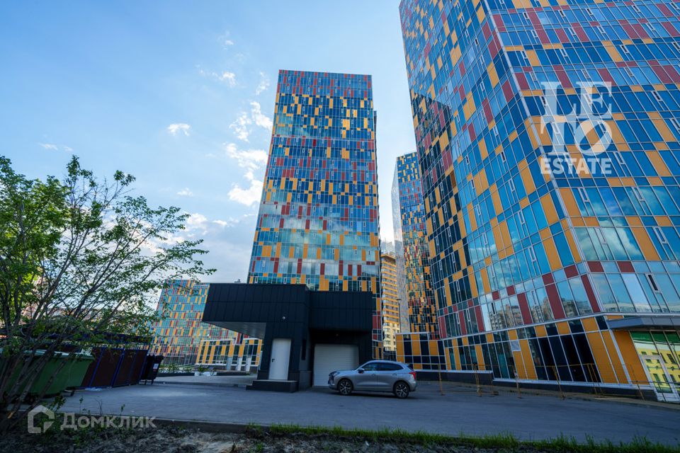 Продаётся 4-комнатная квартира, 143.7 м²