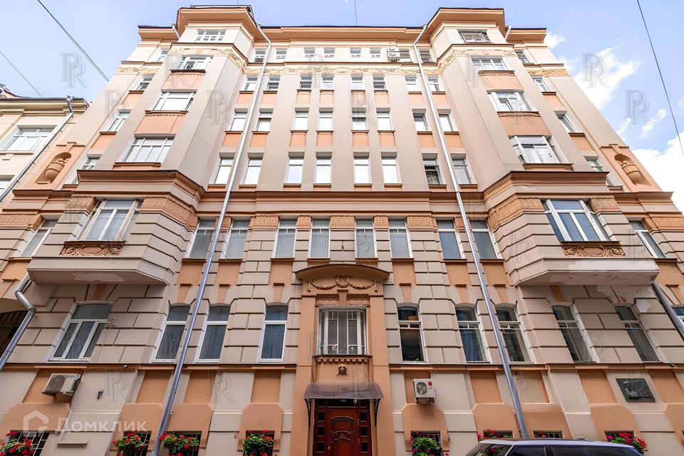 Продаётся 4-комнатная квартира, 140 м²
