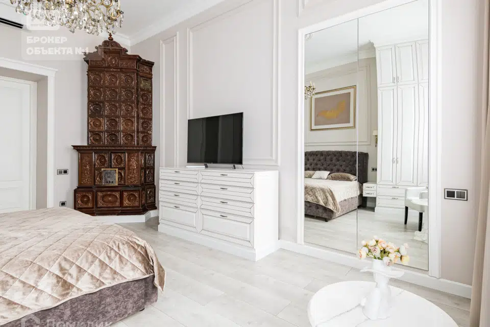 Продаётся 4-комнатная квартира, 145.2 м²