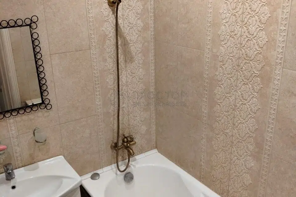 Продаётся 1-комнатная квартира, 41 м²