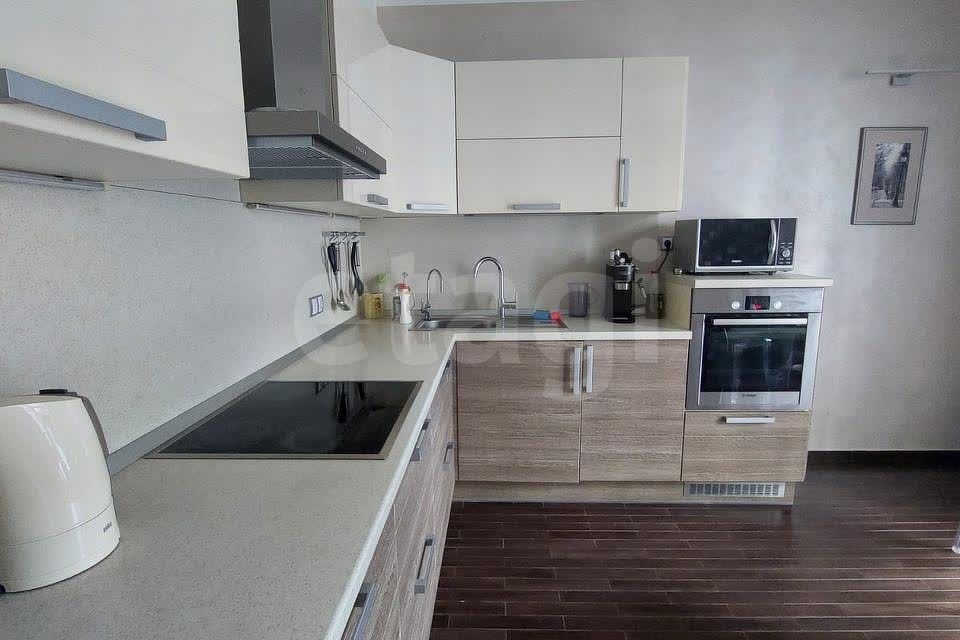 Продаётся 2-комнатная квартира, 62.2 м²
