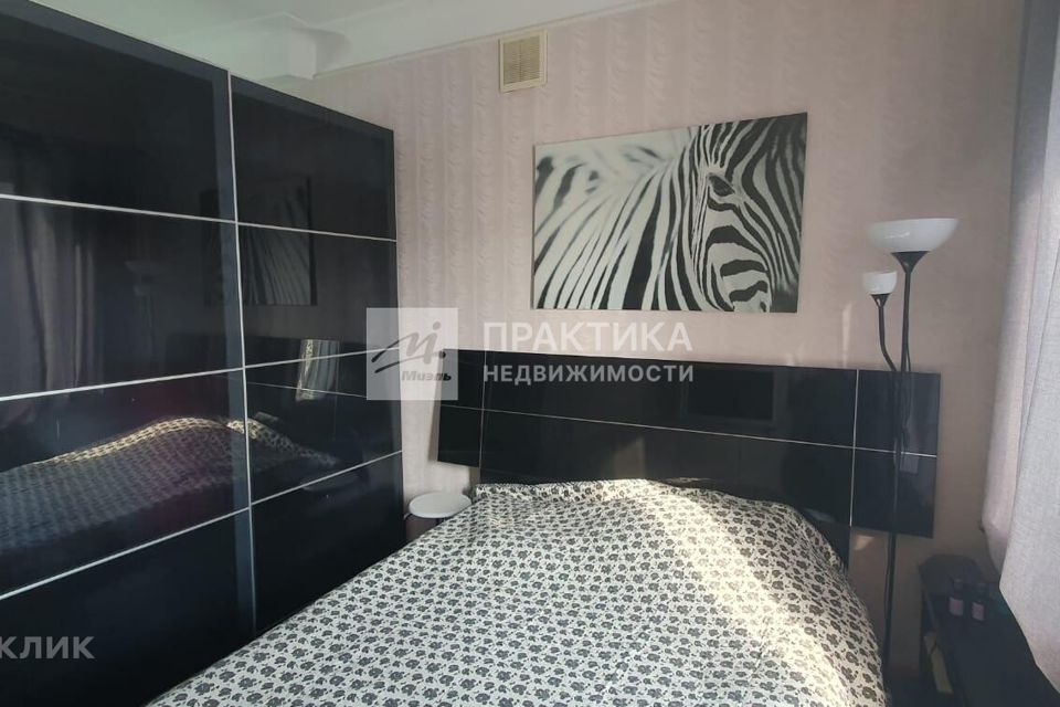 Продаётся комната в 4-комн. квартире, 80 м²