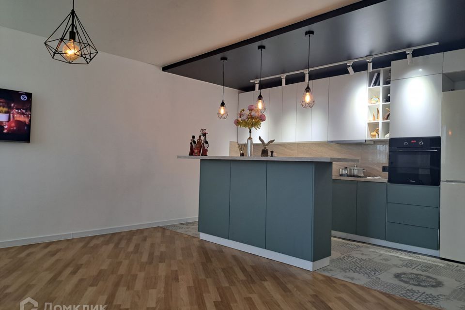 Продаётся 3-комнатная квартира, 114 м²