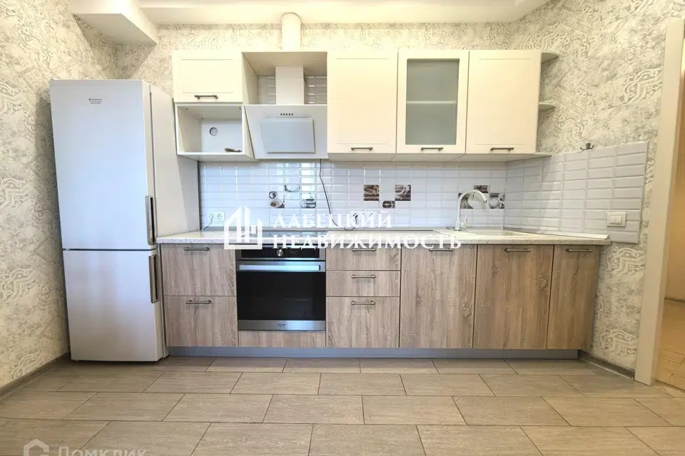 Продаётся 1-комнатная квартира, 42.2 м²