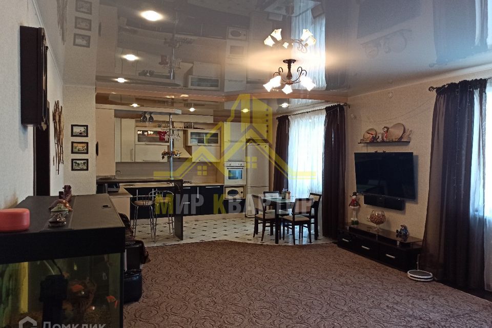 Продаётся 4-комнатная квартира, 143.2 м²