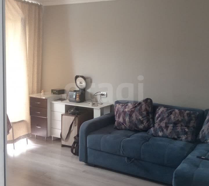 Продаётся комната в 2-комн. квартире, 37.1 м²