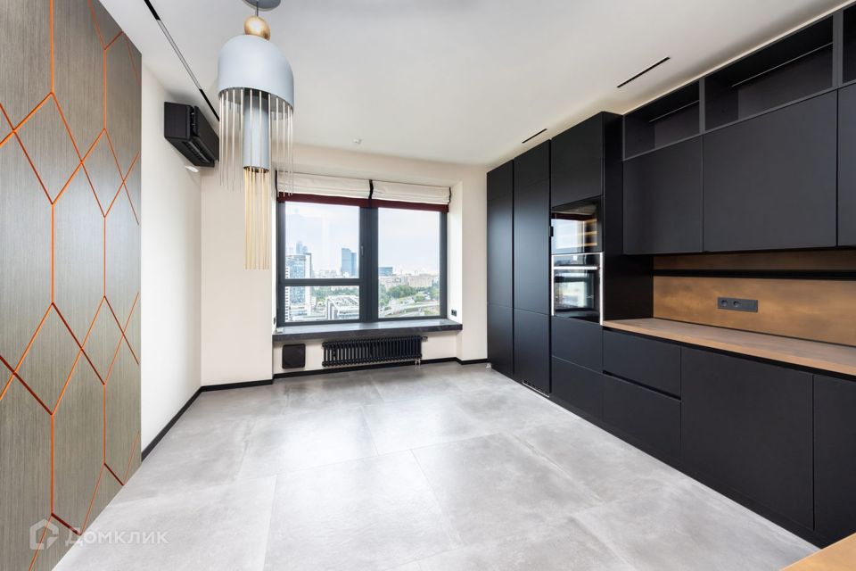 Продаётся 3-комнатная квартира, 106.5 м²