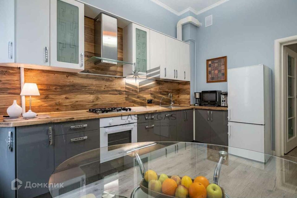 Сдаётся 2-комнатная квартира, 69 м²