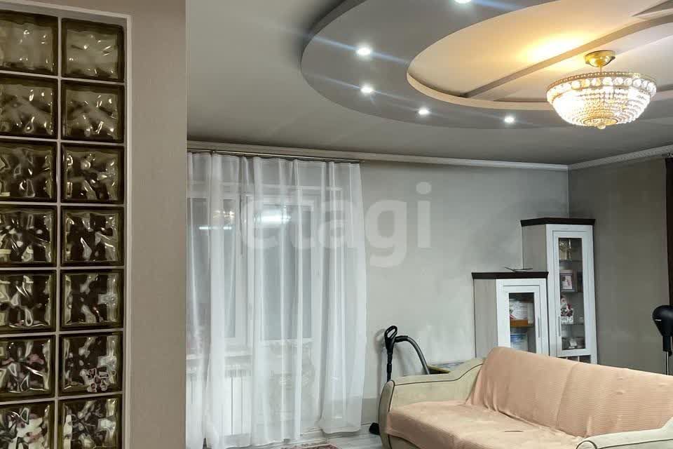 Продаётся 4-комнатная квартира, 72.6 м²