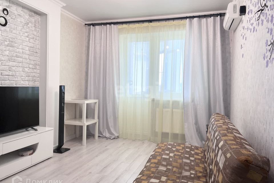Продаётся 1-комнатная квартира, 42.7 м²