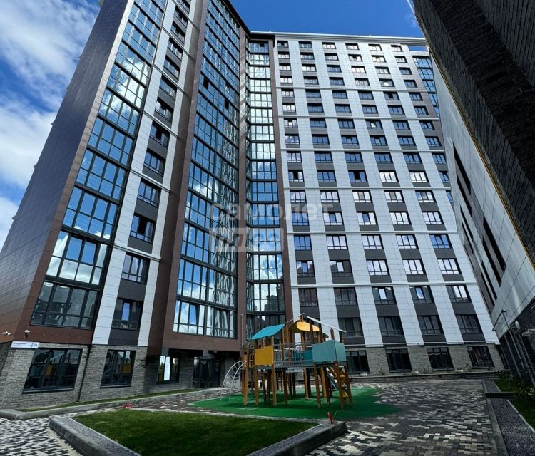 Продаётся 3-комнатная квартира, 119 м²