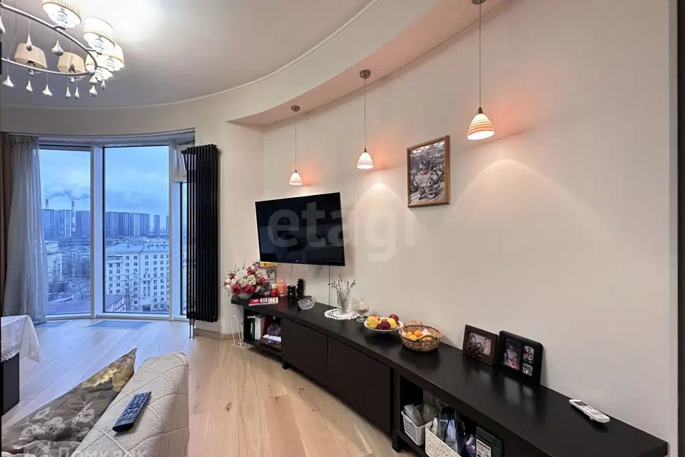 Продаётся 1-комнатная квартира, 54 м²