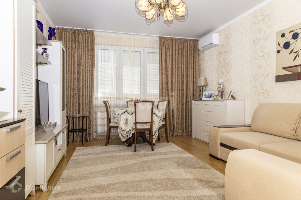 Продаётся 1-комнатная квартира, 54 м²