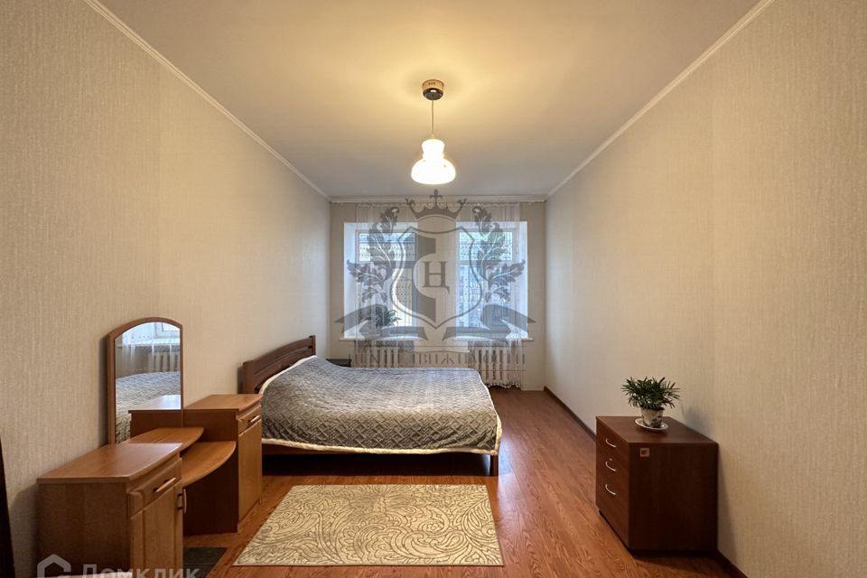 Продаётся 4-комнатная квартира, 129.7 м²