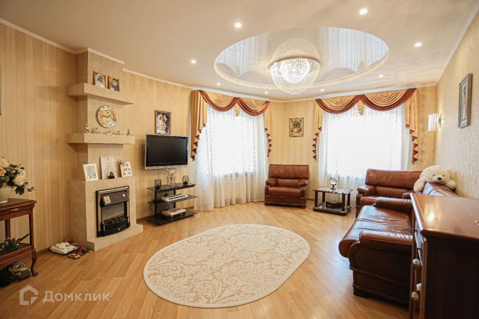 Продаётся 3-комнатная квартира, 107.2 м²