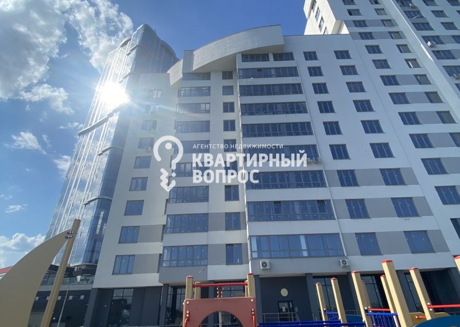 Продаётся 3-комнатная квартира, 146 м²