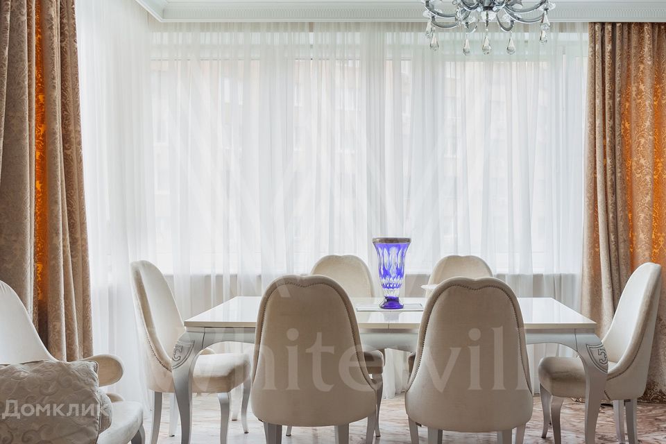 Продаётся 4-комнатная квартира, 170 м²