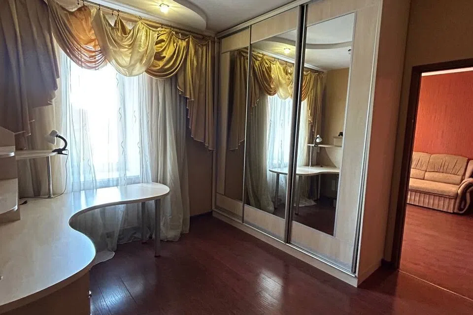 Сдаётся 2-комнатная квартира, 75 м²