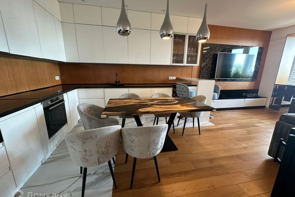 Продаётся 1-комнатная квартира, 65 м²