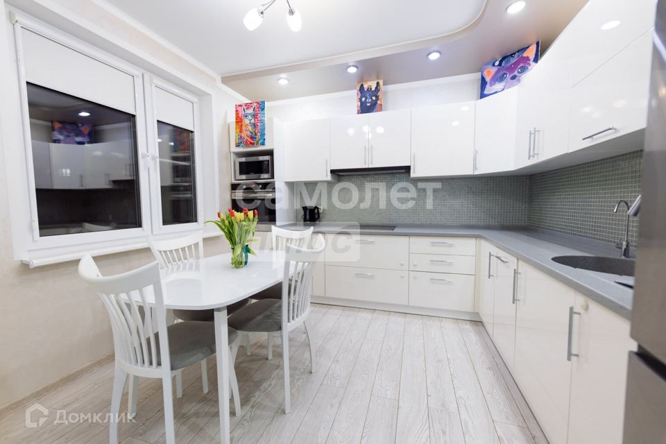 Продаётся 3-комнатная квартира, 93 м²