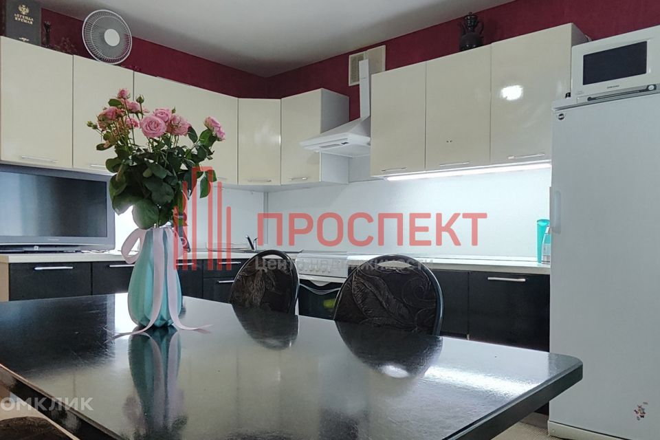 Продаётся 3-комнатная квартира, 106 м²