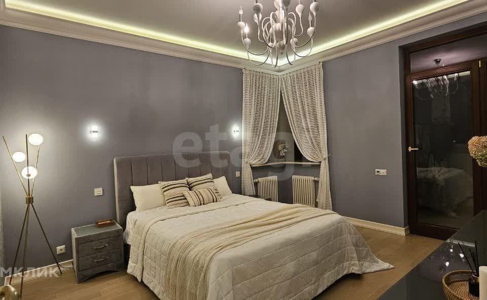Продаётся 3-комнатная квартира, 130 м²