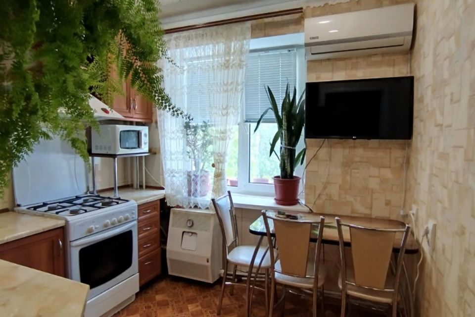 Продаётся 3-комнатная квартира, 51.6 м²