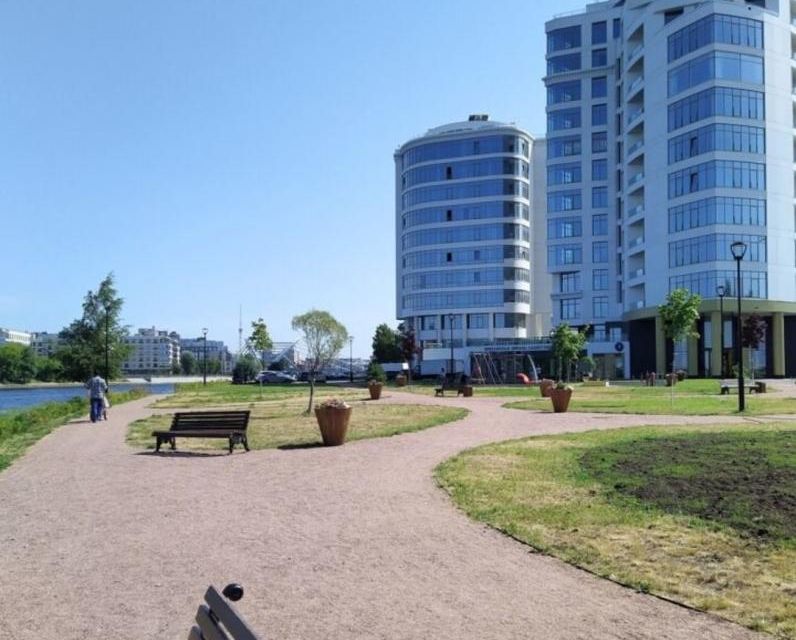 Продаётся 1-комнатная квартира, 102 м²