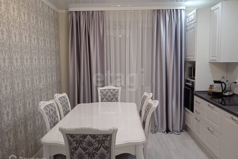 Продаётся 2-комнатная квартира, 63.5 м²